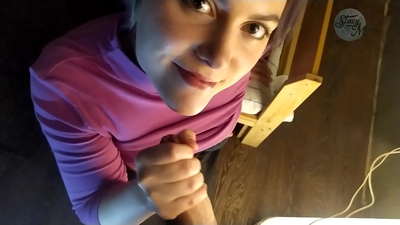 Typyske Russyske thúsporno mei in pikplot en in goede djippe slok